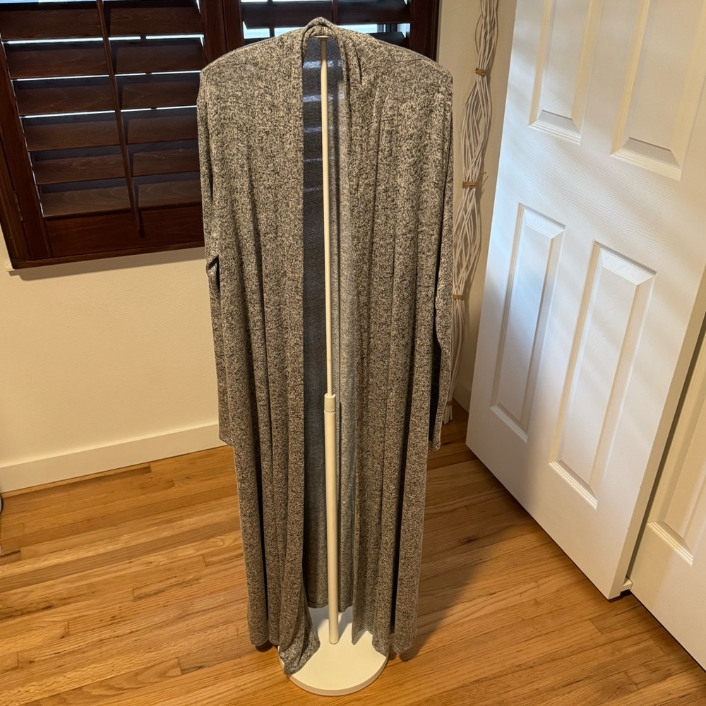 Love In Women’s Shawl Cardigan Medium